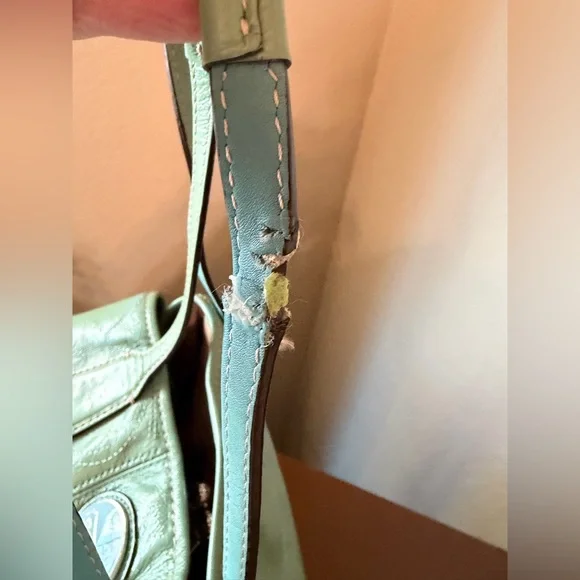 **SALE**Coach Light Green Patent Leather Shoulder Bag with Kisslock inside - Picture 3 of 16